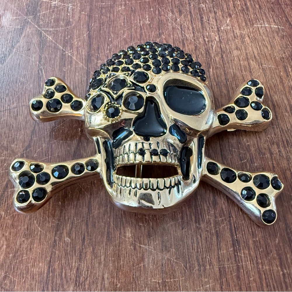 Vintage Y2K Skull Crossbones Belt Buckle Gold Tone Rhinestones Glam Punk Bling